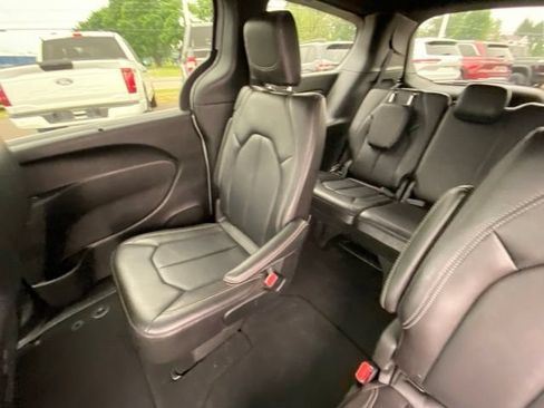 Used 2026 Chrysler Pacifica Select FWD image 15