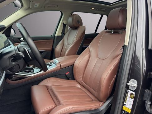 Used 2021 BMW X7 xDrive40i w/ Cold Weather Package image 14