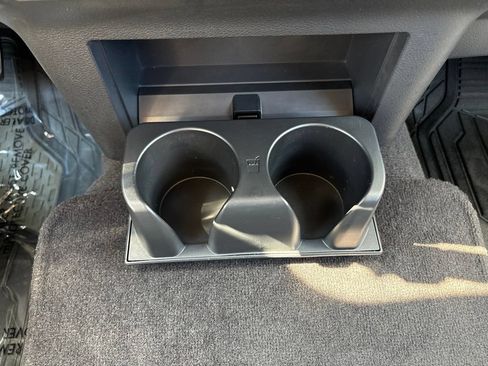 Used 2017 Nissan Titan SV AWD/4WD image 18