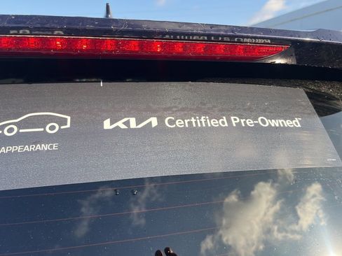 Certified 2024 Kia Carnival LX image 31