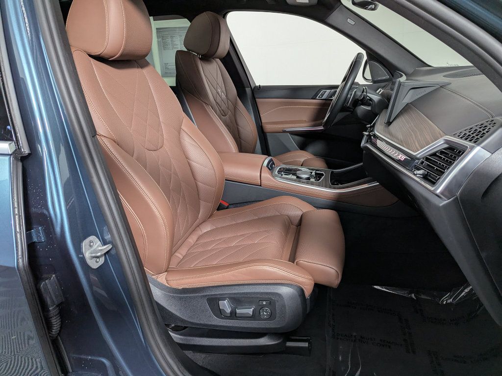 Used 2025 BMW X5 xDrive50e w/ Premium Package AWD/4WD image 29