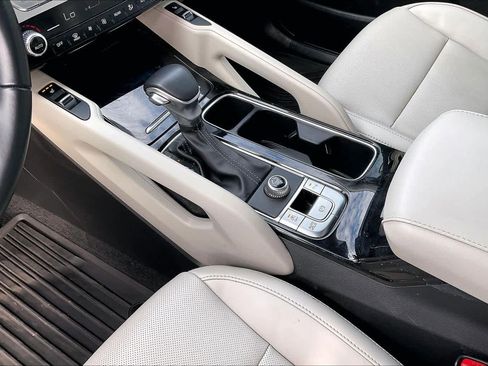 Used 2024 Kia Telluride S w/ S Sunroof Package image 15