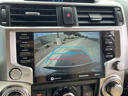 Used 2020 Toyota 4Runner SR5 AWD/4WD image 21