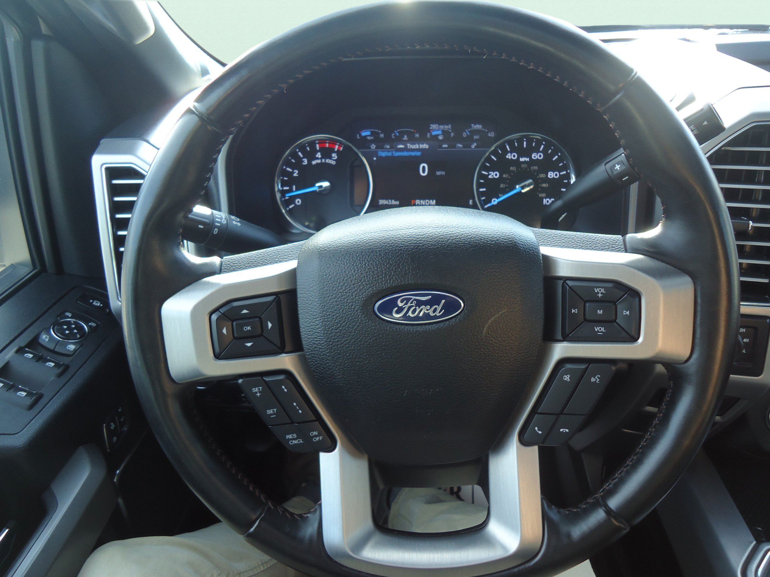Used 2020 Ford F350 Platinum w/ Tremor Off-Road Package AWD/4WD image 17
