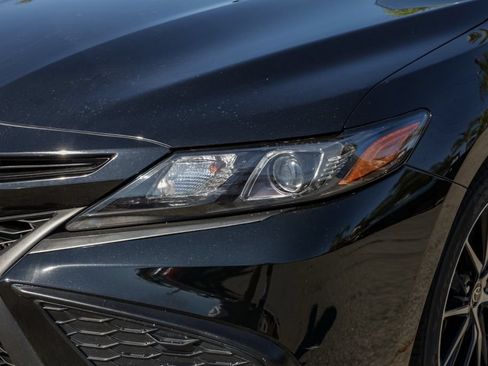Used 2024 Toyota Camry SE FWD image 10