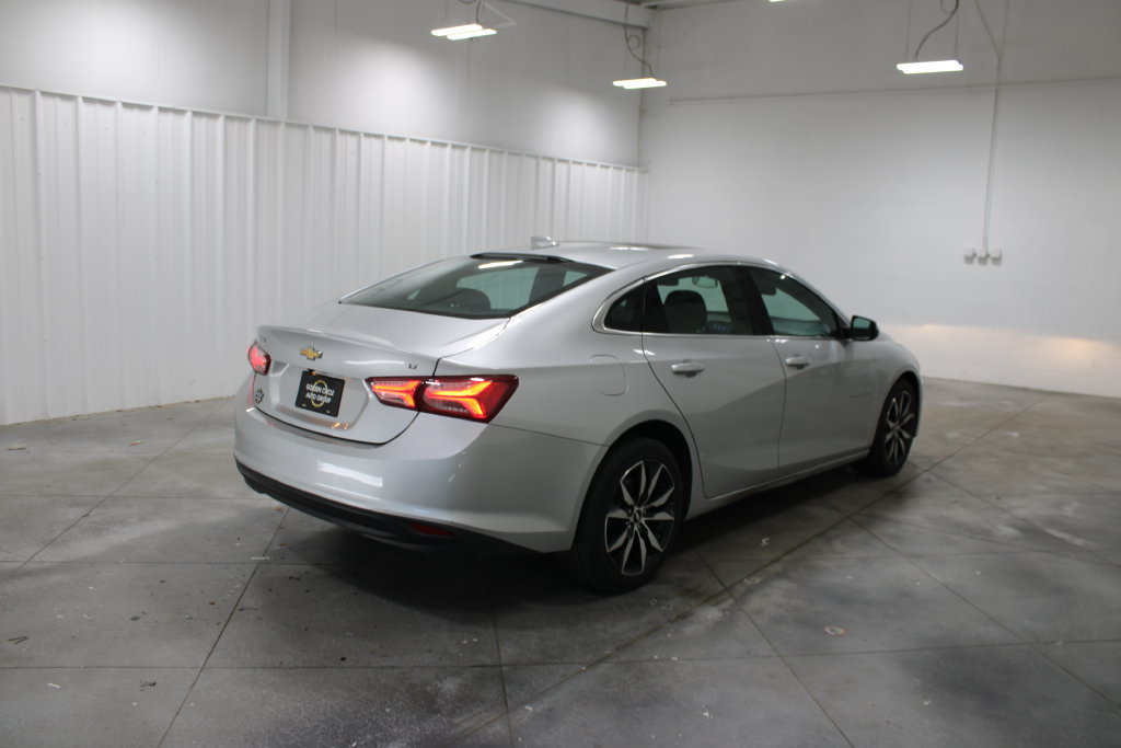Used 2022 Chevrolet Malibu LT FWD image 9