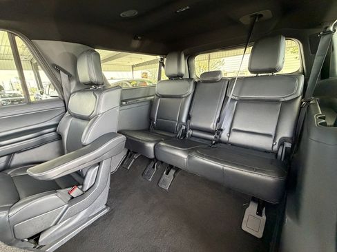Used 2025 Ford Expedition Max Platinum w/ Stealth Appearance Package AWD/4WD image 38