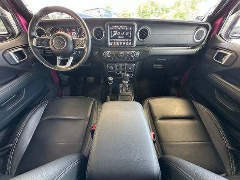 Used 2022 Jeep Wrangler Unlimited Sahara w/ LED Lighting Group AWD/4WD image 22