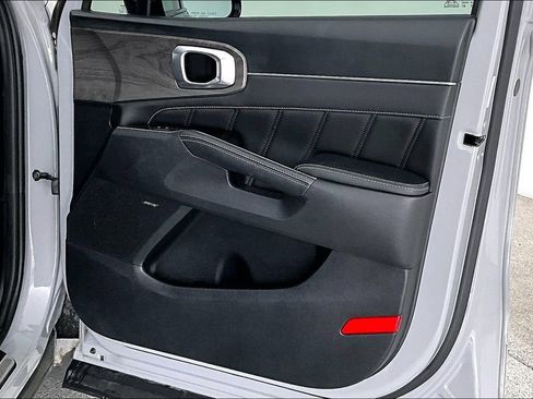 Used 2024 Kia Sorento SX Prestige image 25