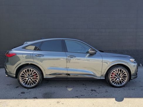 New 2026 Audi SQ5 Prestige AWD/4WD image 4
