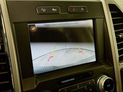 Used 2018 Ford F150 Lariat w/ Equipment Group 502A Luxury image 16