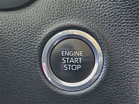 Used 2022 Toyota Tundra SR5 w/ SR5 Convenience Package image 22