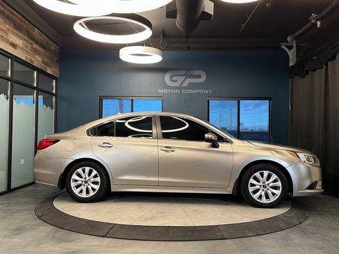 Used 2017 Subaru Legacy 2.5i Premium image 2