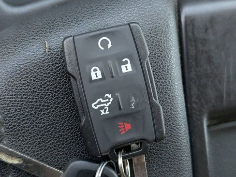 Used 2023 Chevrolet Silverado 2500 LT AWD/4WD image 28
