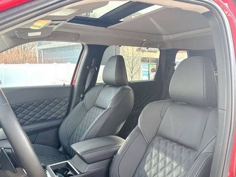 New 2025 Mitsubishi Outlander SEL image 21