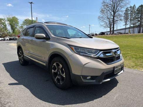 Used 2019 Honda CR-V Touring image 2