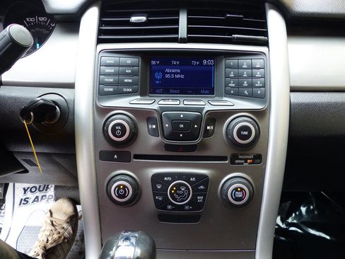 Used 2014 Ford Edge SEL image 30