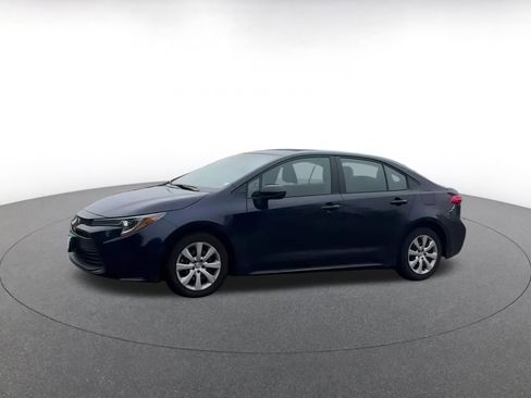 Used 2025 Toyota Corolla LE image 7