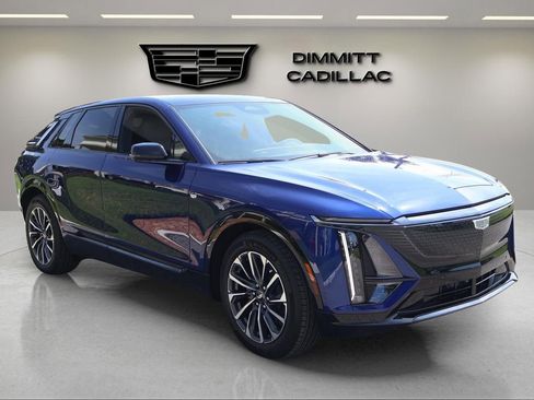 New 2025 Cadillac Lyriq Sport image 7