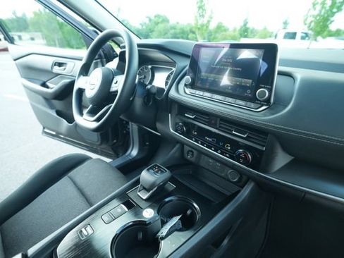 Used 2024 Nissan Rogue SV FWD image 37