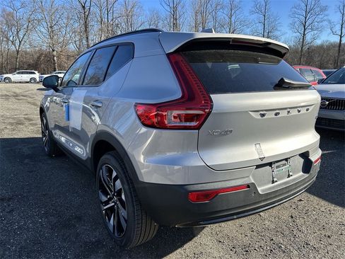 New 2025 Volvo XC40 B5 Plus w/ Climate Package image 6
