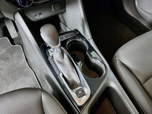 Used 2024 Buick Encore GX Sport Touring AWD/4WD image 16