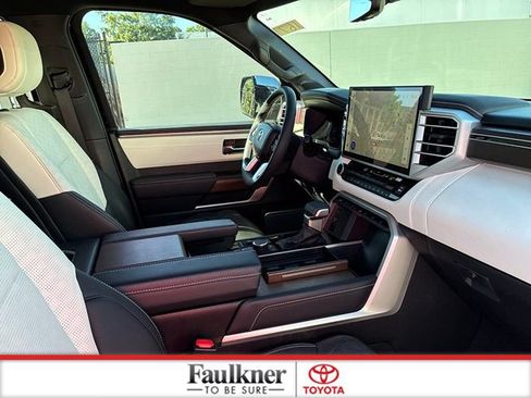 Used 2025 Toyota Sequoia Capstone AWD/4WD image 23