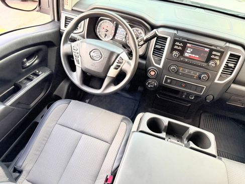 Used 2017 Nissan Titan S AWD/4WD image 21