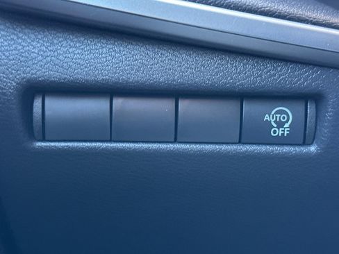 Used 2025 Nissan Kicks S image 34