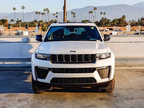 New 2026 Jeep Grand Cherokee Limited image 3