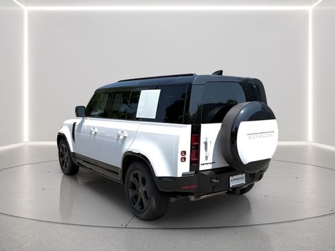 Certified 2025 Land Rover Defender 110 X-Dynamic SE AWD/4WD image 3