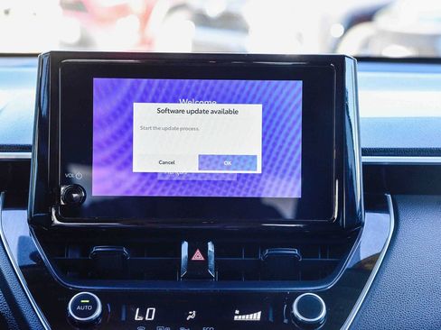 Certified 2023 Toyota Corolla Cross LE image 17