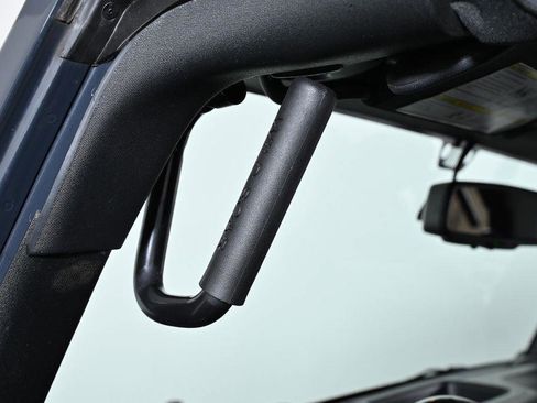 Used 2018 Jeep Wrangler Unlimited Sport S image 29