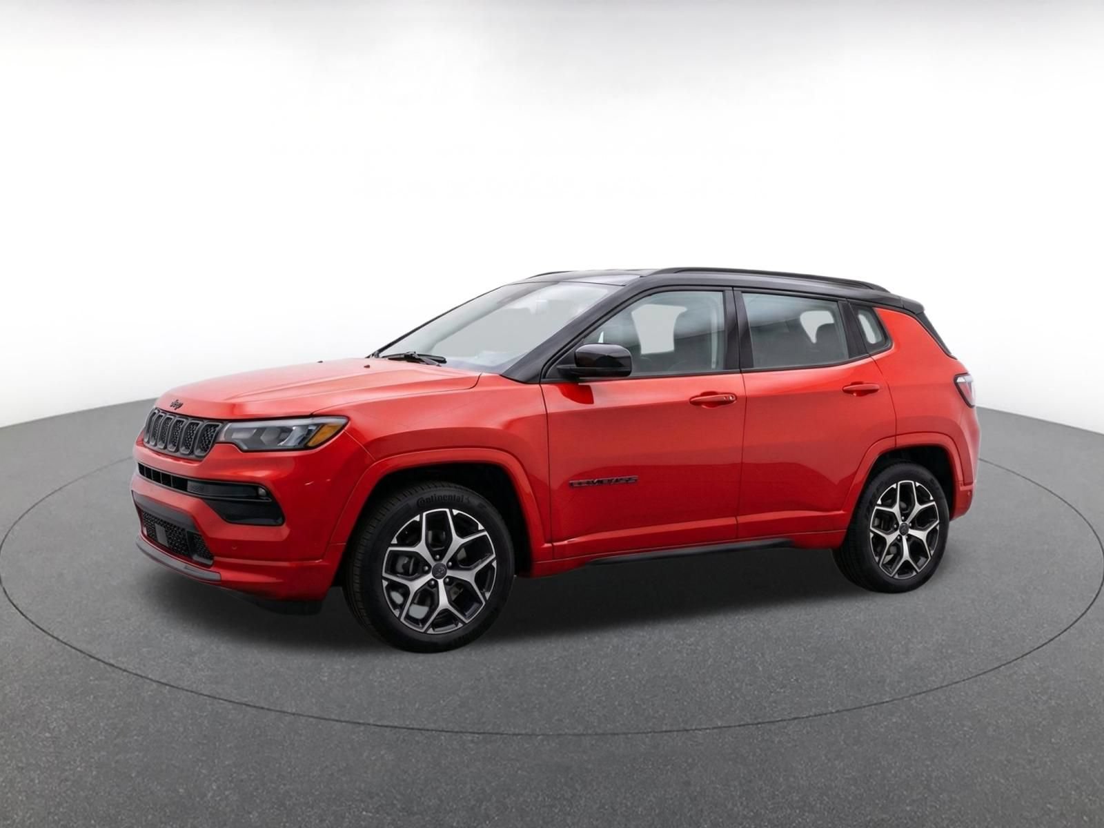 Used 2025 Jeep Compass Limited AWD/4WD image 3
