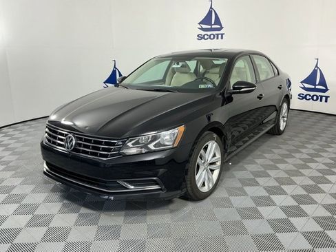 Used 2019 Volkswagen Passat 2.0T Wolfsburg image 3