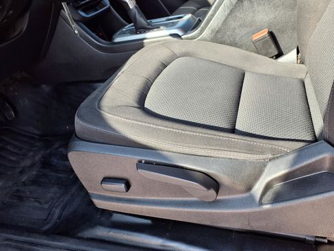 Used 2022 Chevrolet Colorado LT w/ Fleet Safety Package RWD image 23