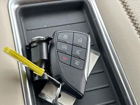 Certified 2024 GMC Yukon Denali RWD image 32