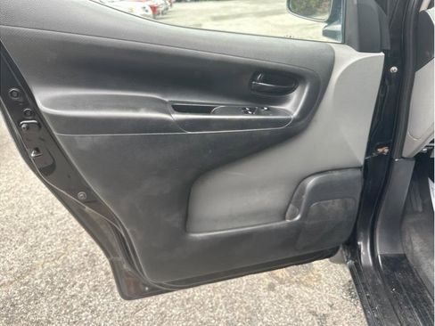 Used 2013 Nissan NV200 S w/ Back Door Glass Pkg image 8