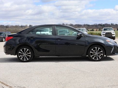 Used 2018 Toyota Corolla XSE image 7