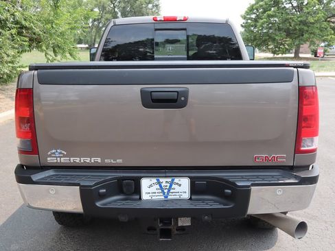 Used 2011 GMC Sierra 2500 SLE w/ SLE Preferred Package AWD/4WD image 6