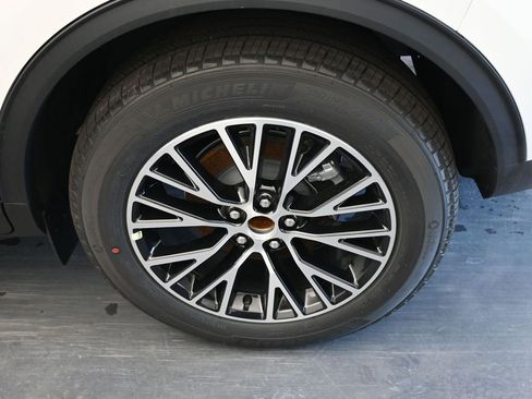 New 2026 Ford Escape SE w/ Class II Trailer Tow Package FWD image 14