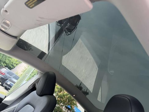 Used 2024 Tesla Model Y Long Range RWD image 18