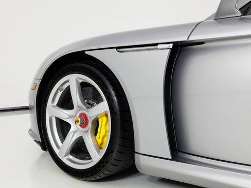 Used 2004 Porsche Carrera GT RWD image 68