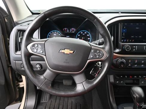 Used 2022 Chevrolet Colorado Z71 AWD/4WD image 14