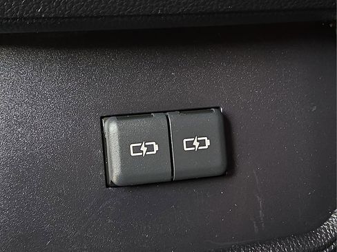 Used 2023 Toyota Highlander XSE FWD image 15