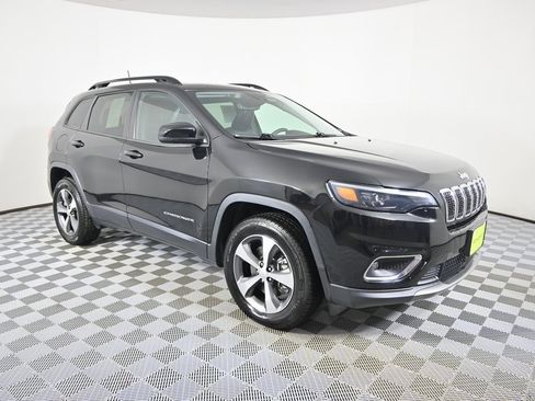 Used 2022 Jeep Cherokee Limited image 9