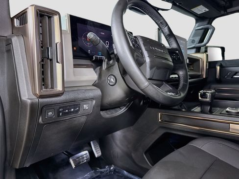 Used 2024 GMC Hummer EV 2X w/ LPO, Illumination Package AWD/4WD image 11