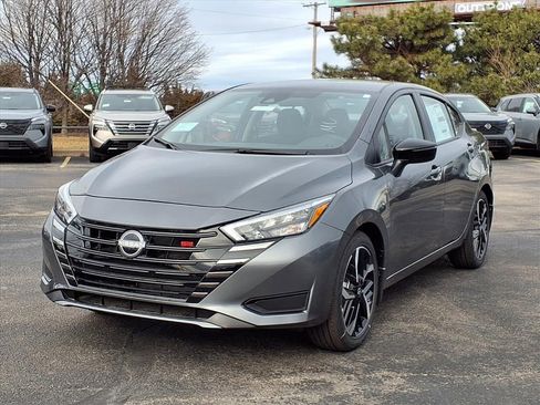 New 2025 Nissan Versa SR w/ Trunk Package FWD image 2