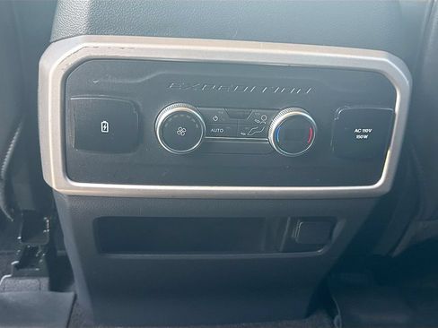 Used 2023 Ford Expedition XLT RWD image 28