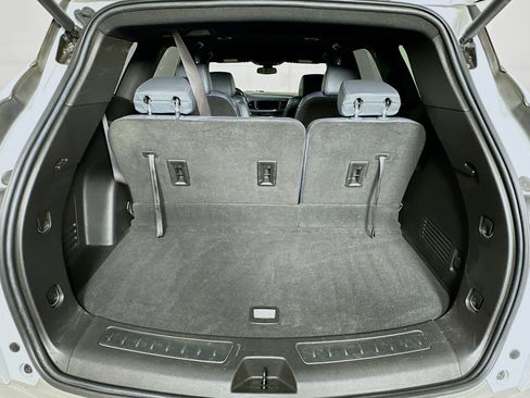 Used 2024 Buick Enclave Essence image 29